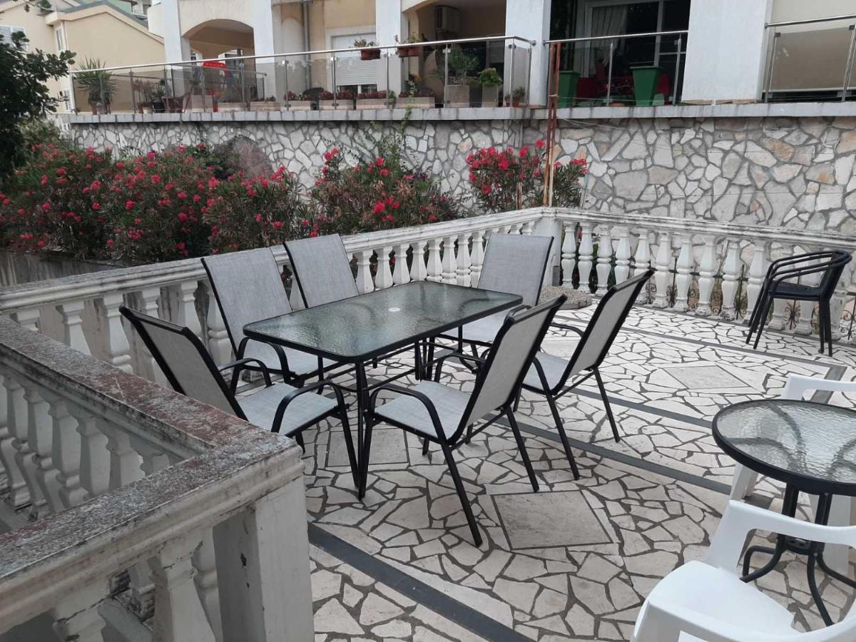 בודווה Apartment Danijela מראה חיצוני תמונה